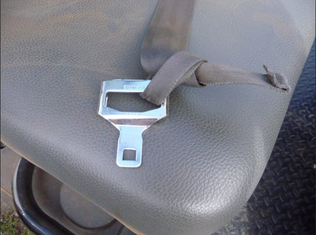 side by side seat belt photo